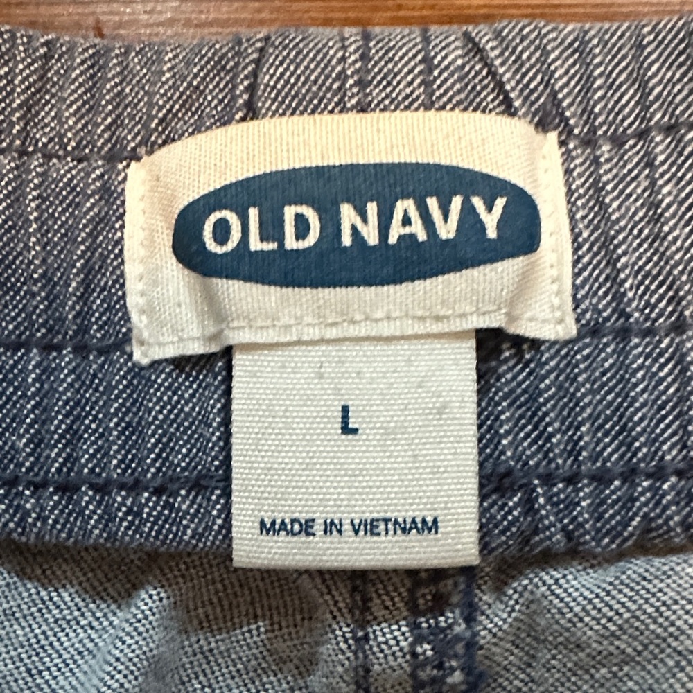 Old Navy Men's Athletic Shorts in Blue - Picture 3 of 4